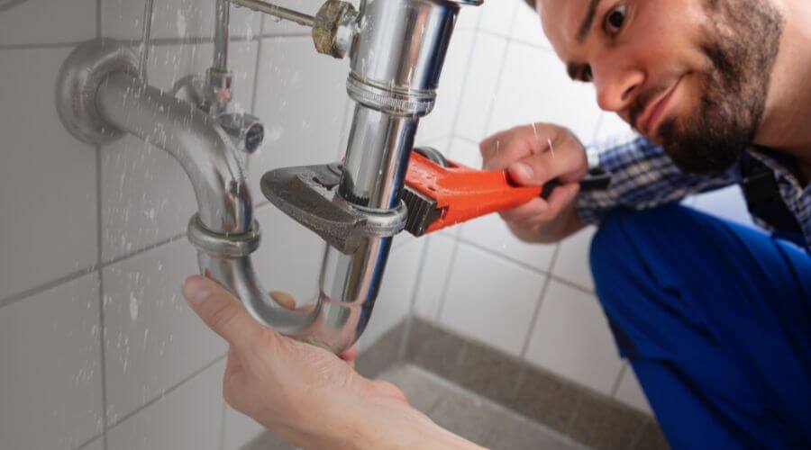 Professional same day plumber services in Yoakum, TX
